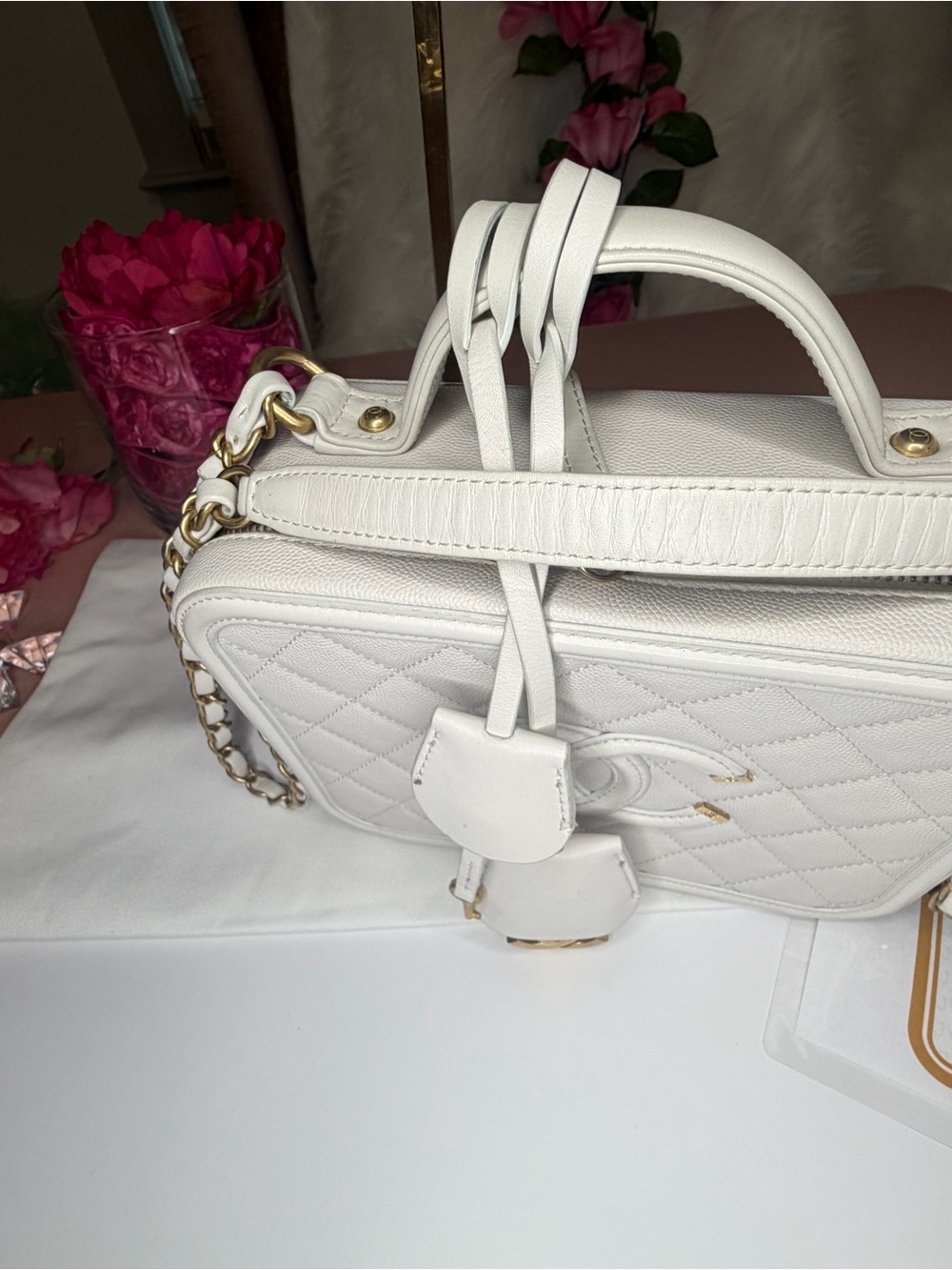 Authentic Chanel CC Filigree Vanity Case White Caviar Gold Hardware COA ICONIC - Picture 10 of 16